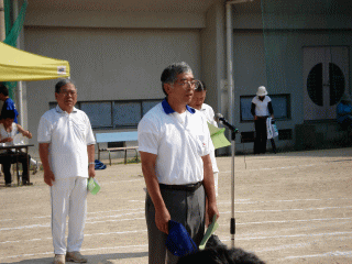 開会式 開式のことば 副会長(真鍋年雄)