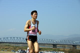 ハーフマラソン男子16〜39歳の部 第3位 井下昌彦(三好RC)